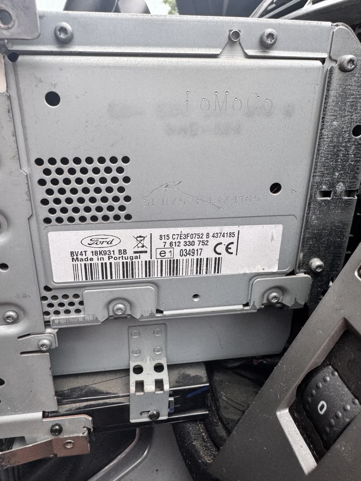 Ford TravelPilot HS MCA label with the 815 C7E3F0752 serial number